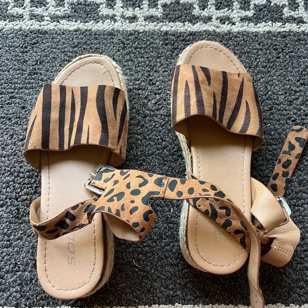 Sandals - Picture 2 of 4